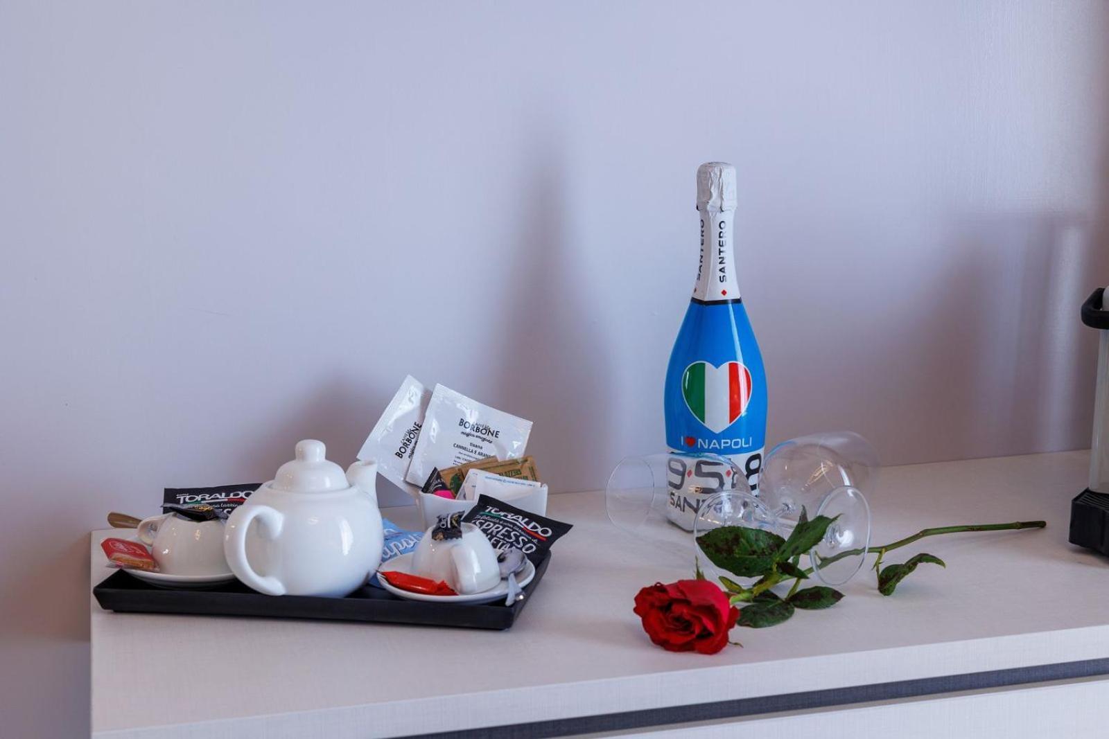 Maria Maruzzella B&B Luxury Suites Napoli Esterno foto