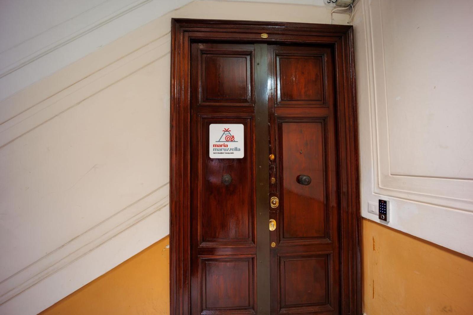 Maria Maruzzella B&B Luxury Suites Napoli Esterno foto