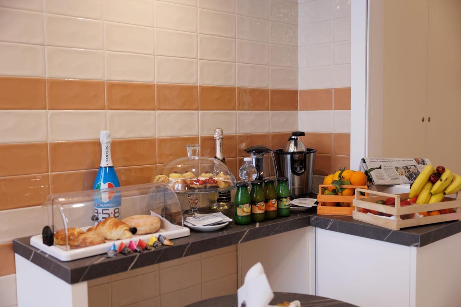 Maria Maruzzella B&B Luxury Suites Napoli Esterno foto