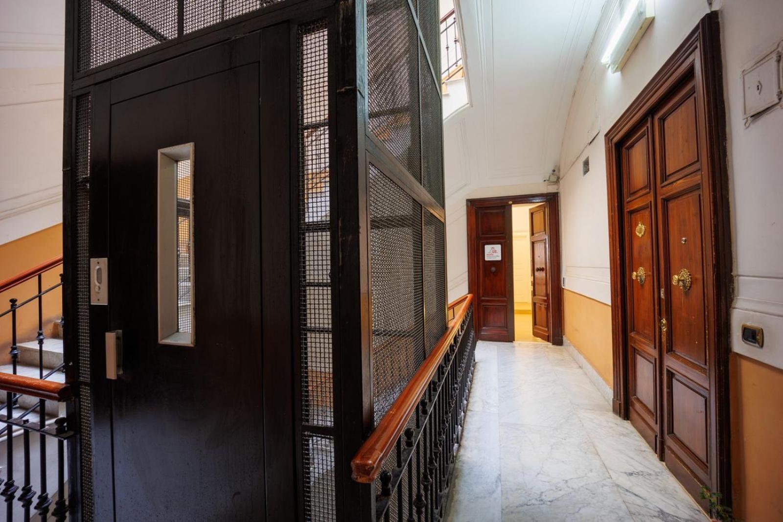 Maria Maruzzella B&B Luxury Suites Napoli Esterno foto