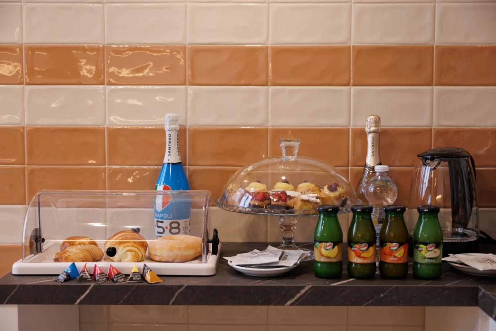 Maria Maruzzella B&B Luxury Suites Napoli Esterno foto