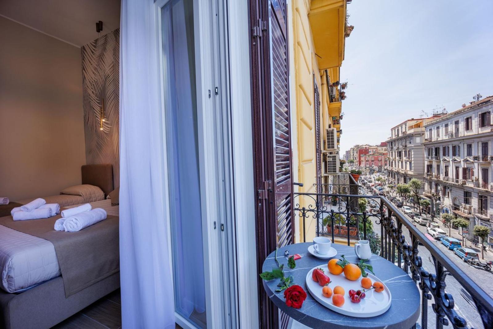Maria Maruzzella B&B Luxury Suites Napoli Esterno foto
