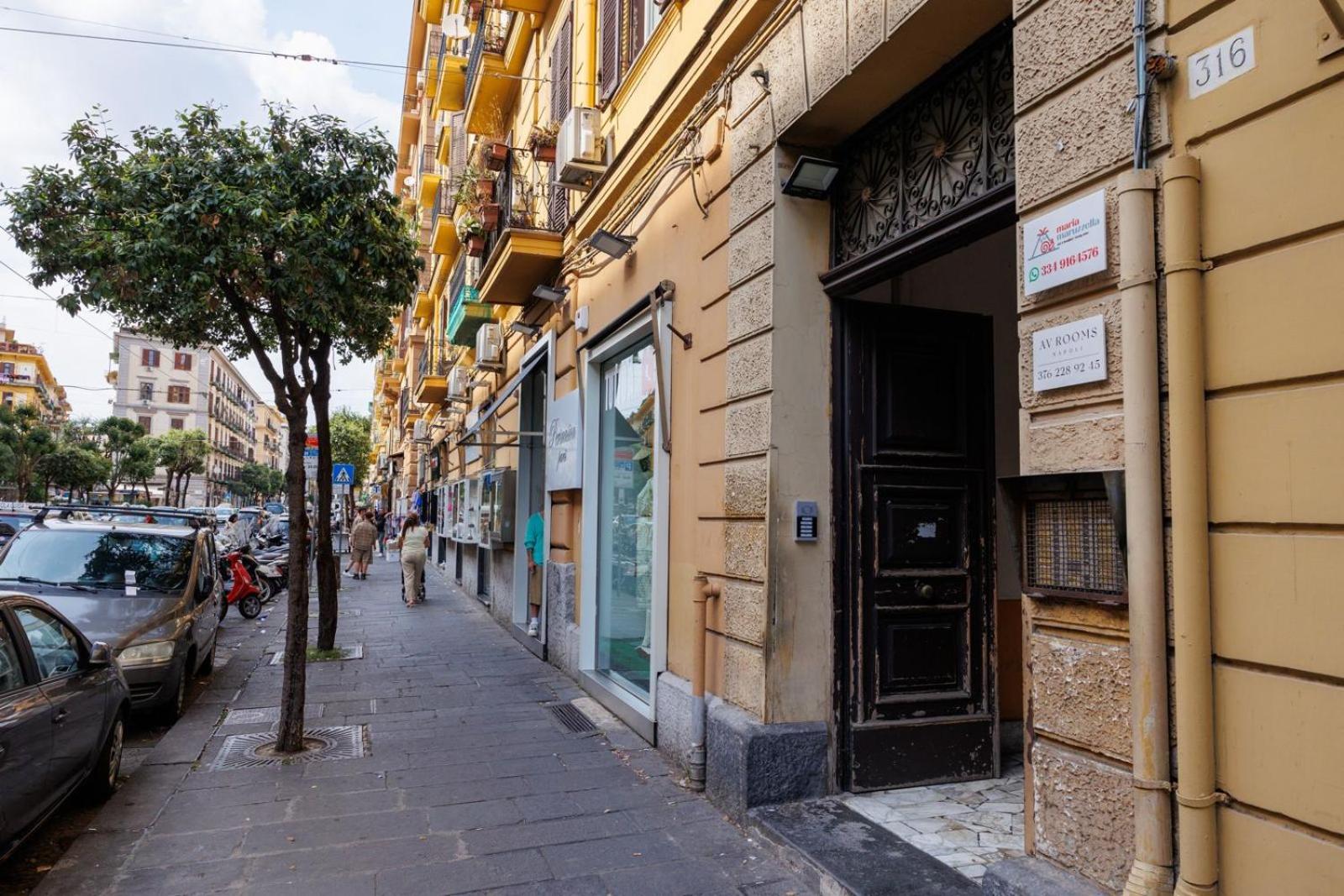 Maria Maruzzella B&B Luxury Suites Napoli Esterno foto